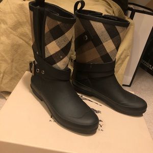 Burberry rain boot